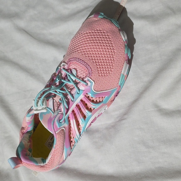 Brand new! Water pool beach swim shoes! Many available! Size 8.5 - Picture 6 of 7